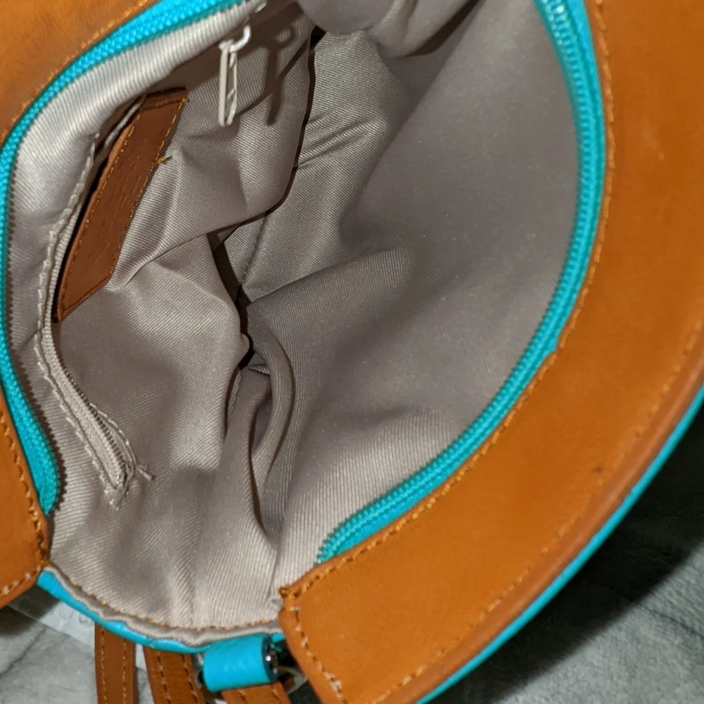 Valentina soft pebbled leather crossbody bag. - Picture 10 of 12